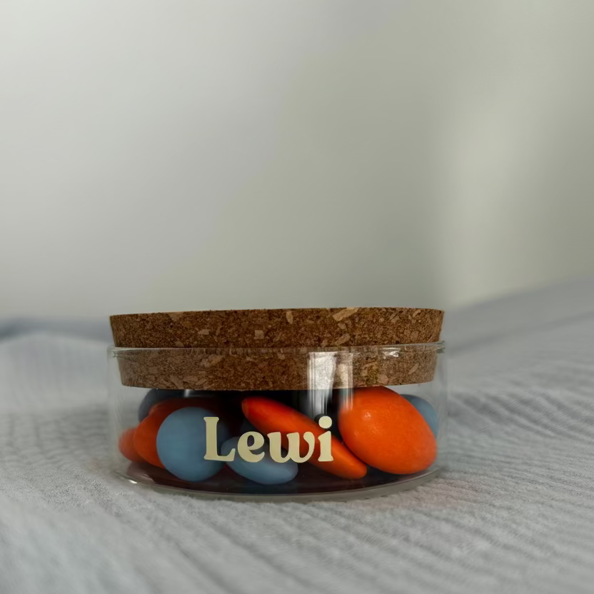 Laag glazen potje met kurkstop