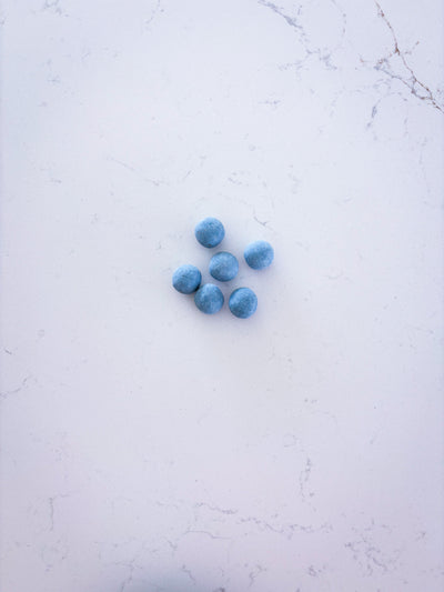 Blumenzwiebeln neblig blau