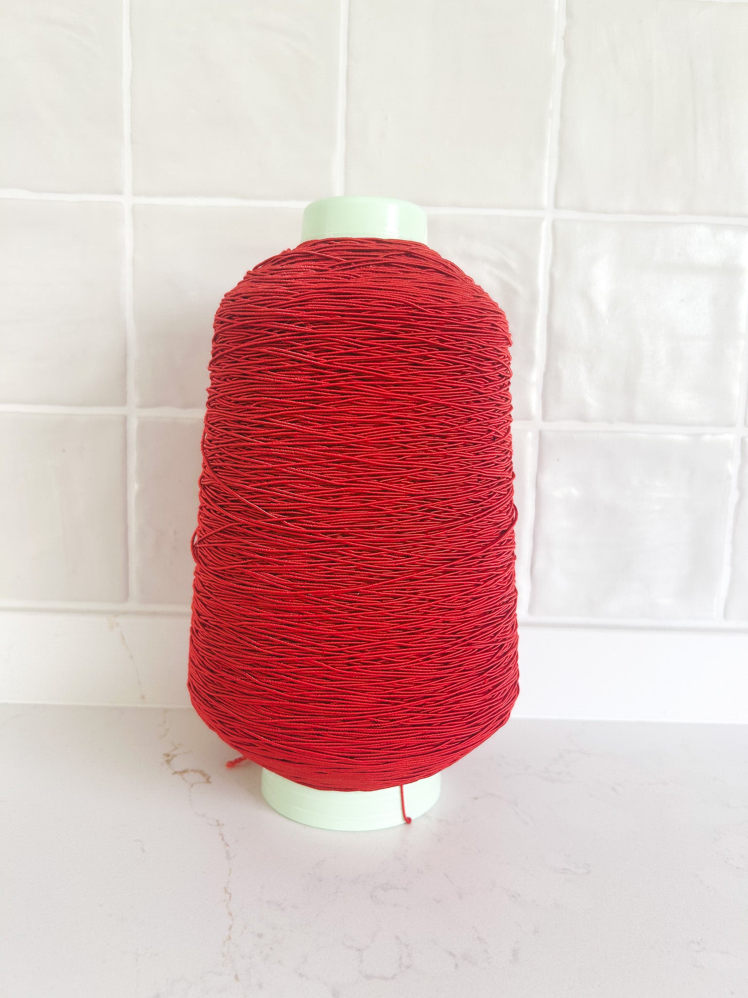 Elastisches Band rot
