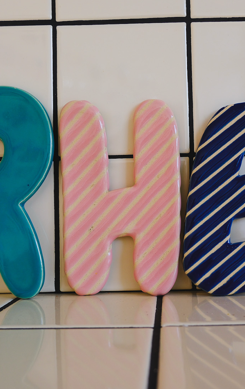 Keramische letter H