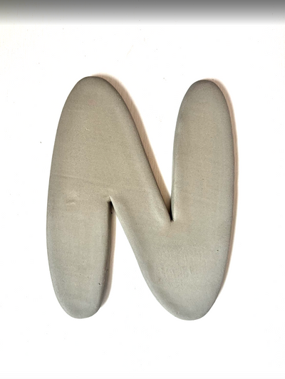 Keramische letter N