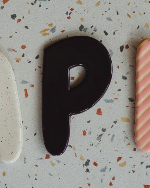 Keramische letter P